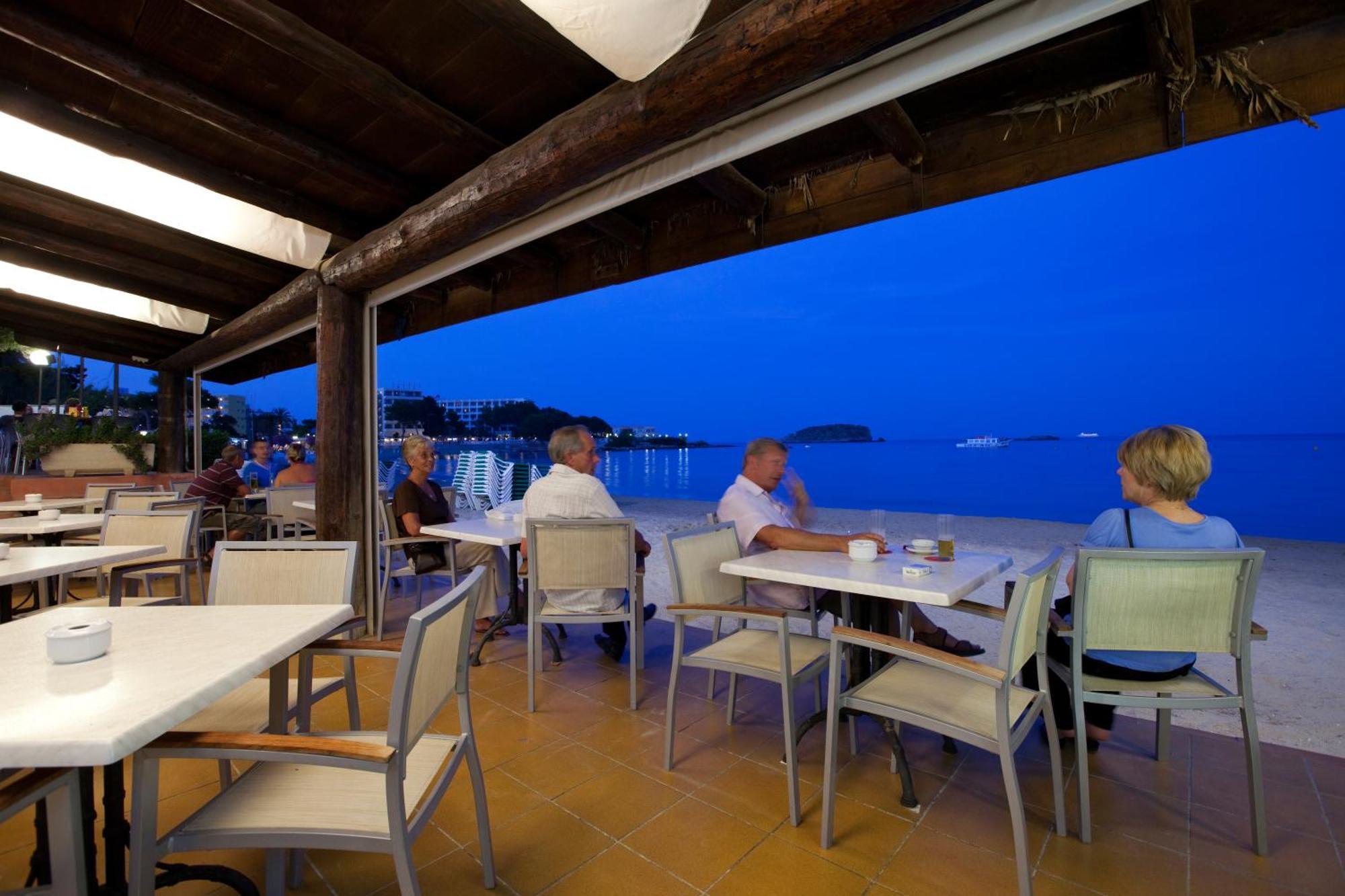 Apartamentos Playa Es Cana מראה חיצוני תמונה