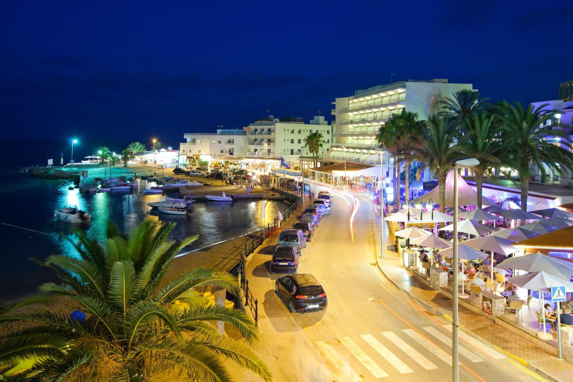 Apartamentos Playa Es Cana מראה חיצוני תמונה