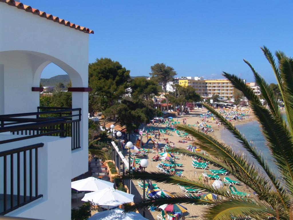 Apartamentos Playa Es Cana מראה חיצוני תמונה